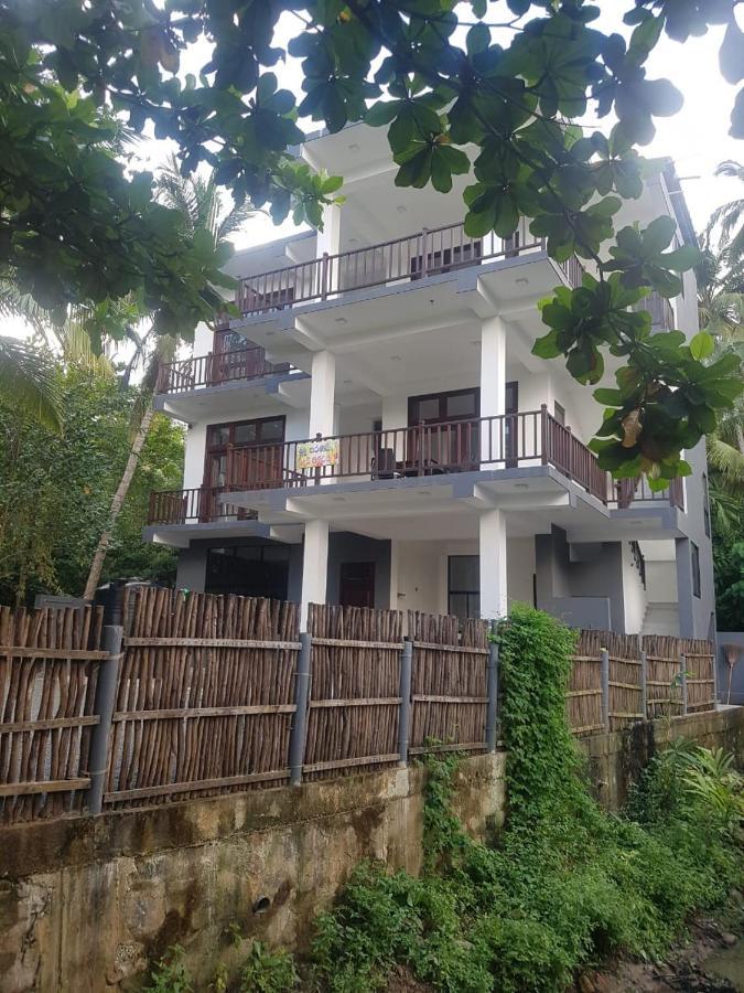 Sea Waves hiriketiya Hotel Dikwella Bagian luar foto
