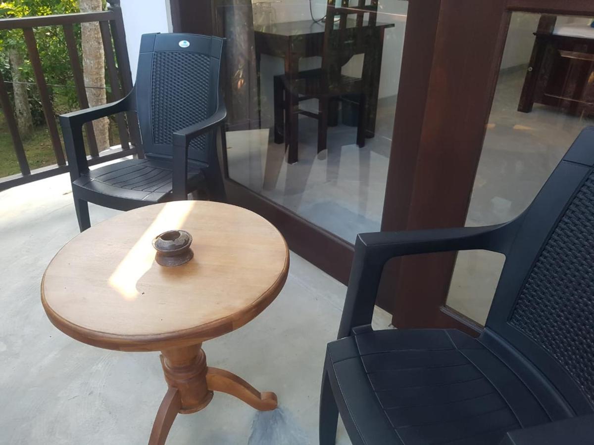 Sea Waves hiriketiya Hotel Dikwella Bagian luar foto