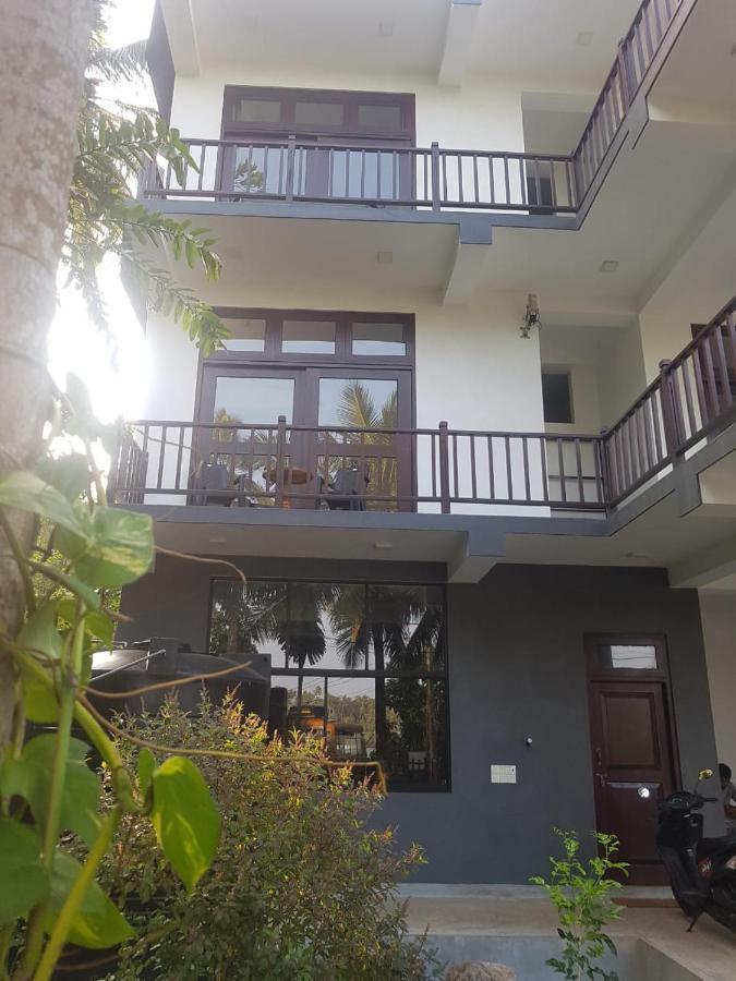 Sea Waves hiriketiya Hotel Dikwella Bagian luar foto