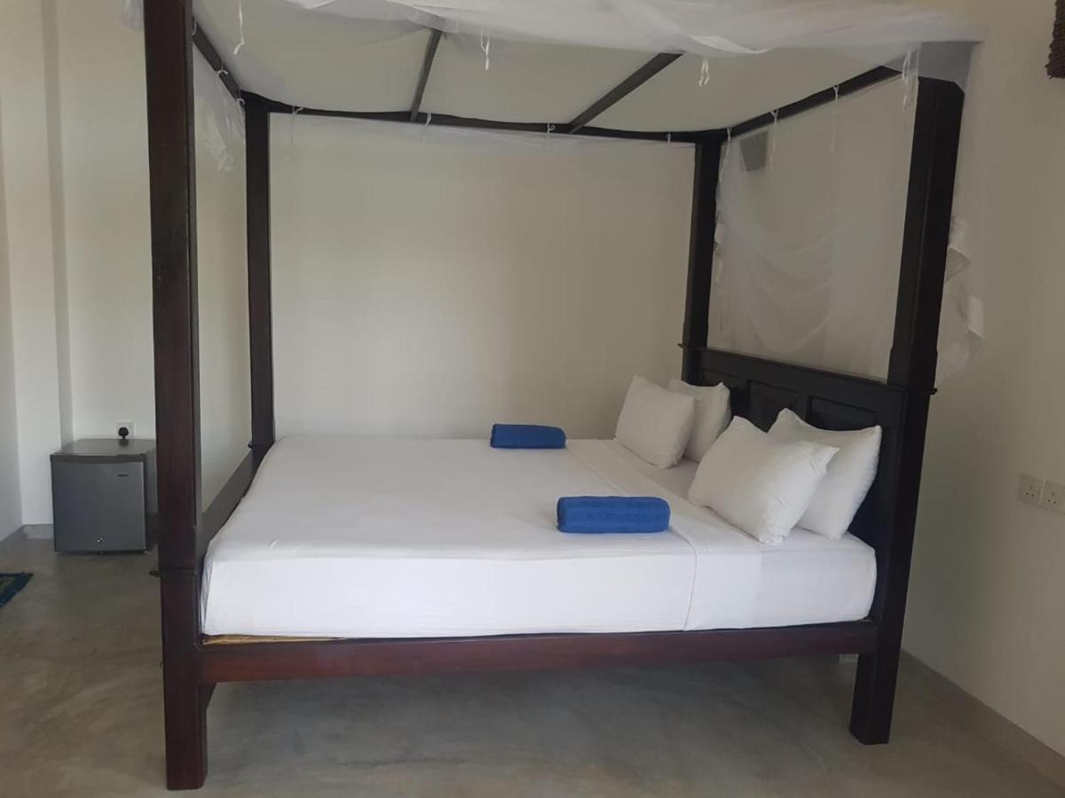 Sea Waves hiriketiya Hotel Dikwella Bagian luar foto