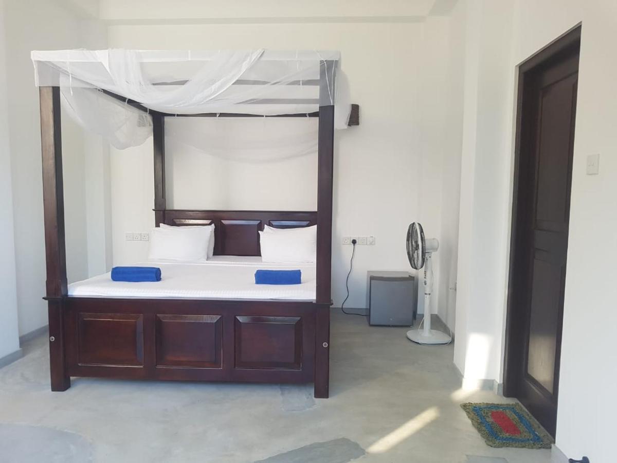 Sea Waves hiriketiya Hotel Dikwella Bagian luar foto