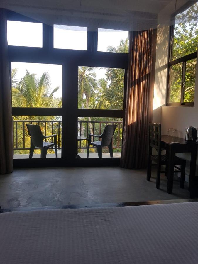 Sea Waves hiriketiya Hotel Dikwella Bagian luar foto